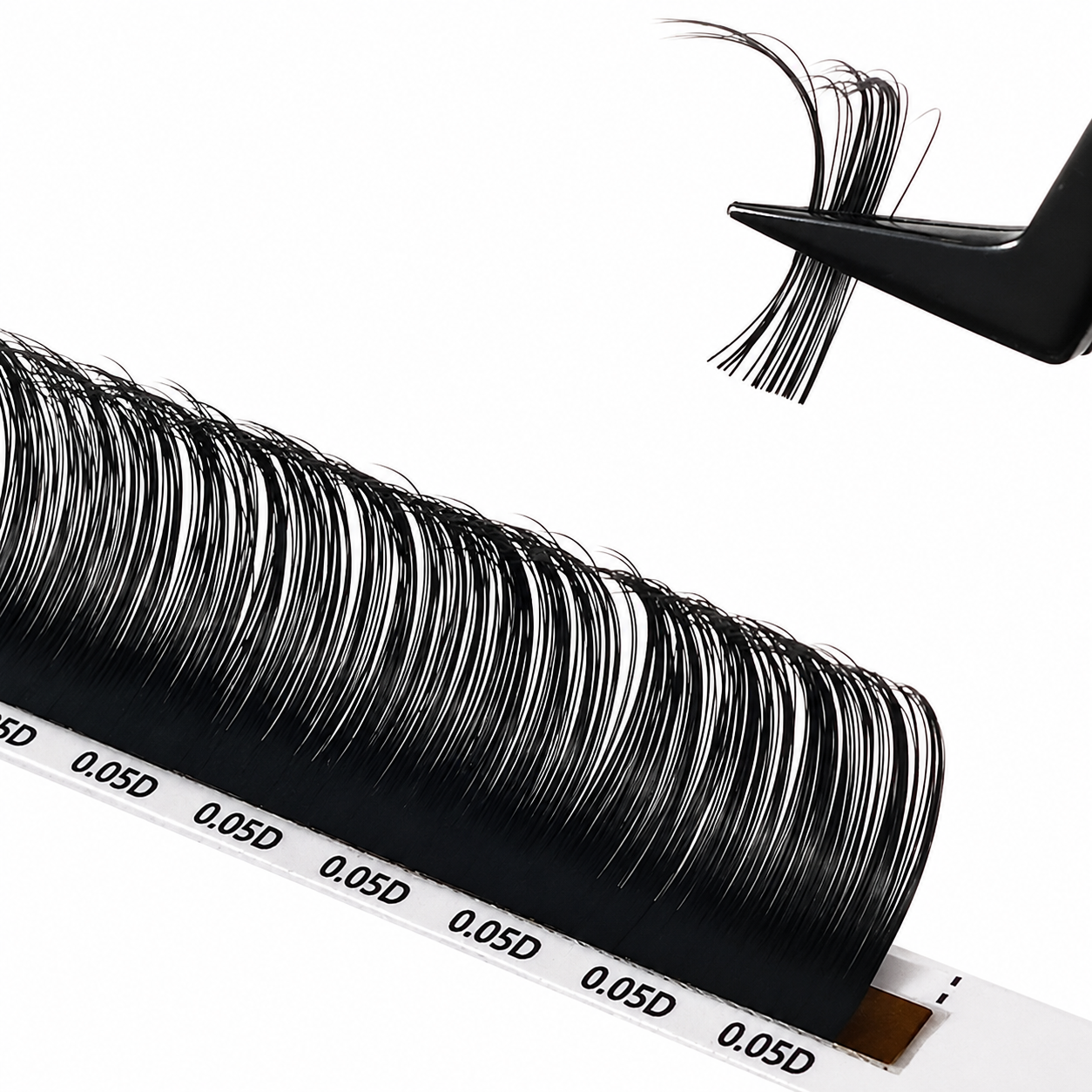 Cashmere Noir Collection Volume Lashes black volume lash extensions tray with loose lash fibers