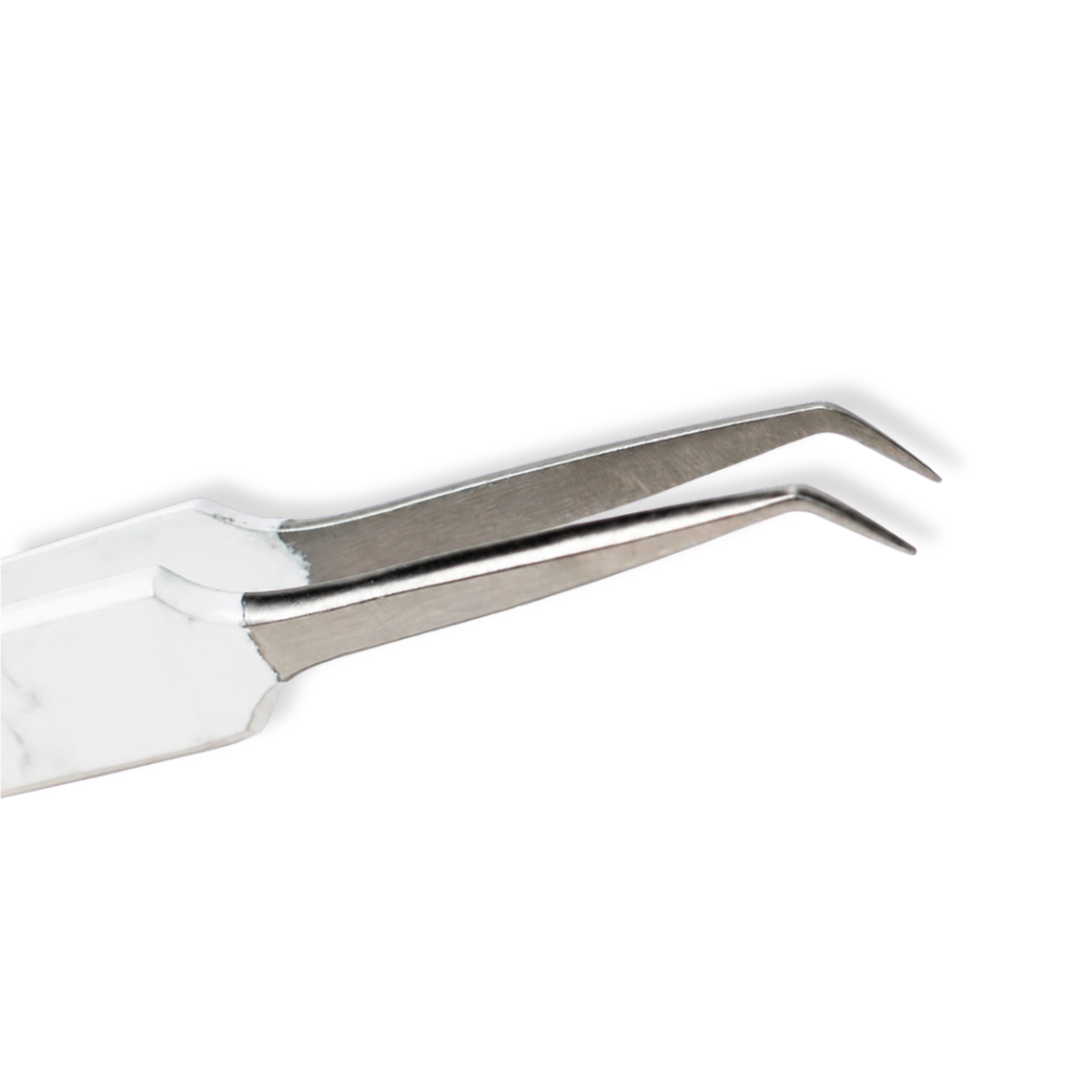 Close-up of the angled silver tip on the Thousandlashes Baby Isolation 45-degree tweezer.