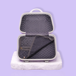 Lash artist carrying bag